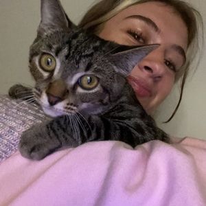 Meet your Posher, Kendra